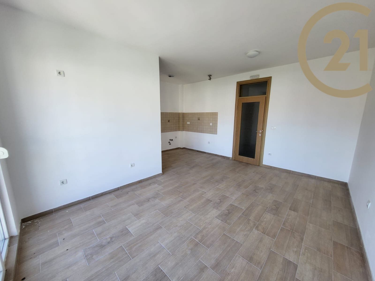 Prodej nezařízeného bytu, 41 m2 - Dobra Voda, Černá Hora, obrázek č. 2