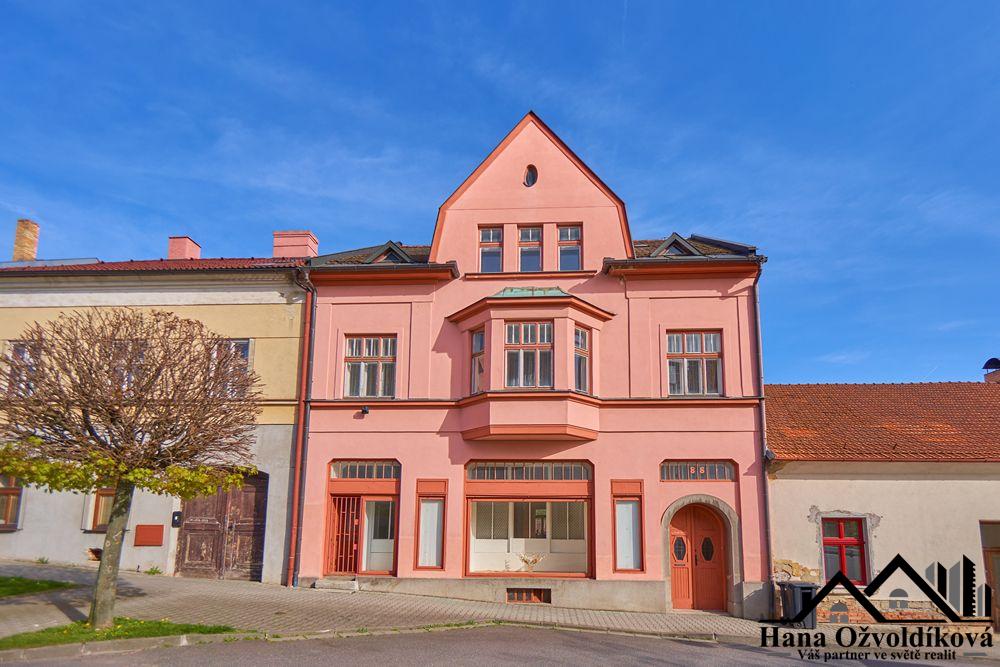 Prodej domu na náměstí v Olešnici, obrázek č. 1