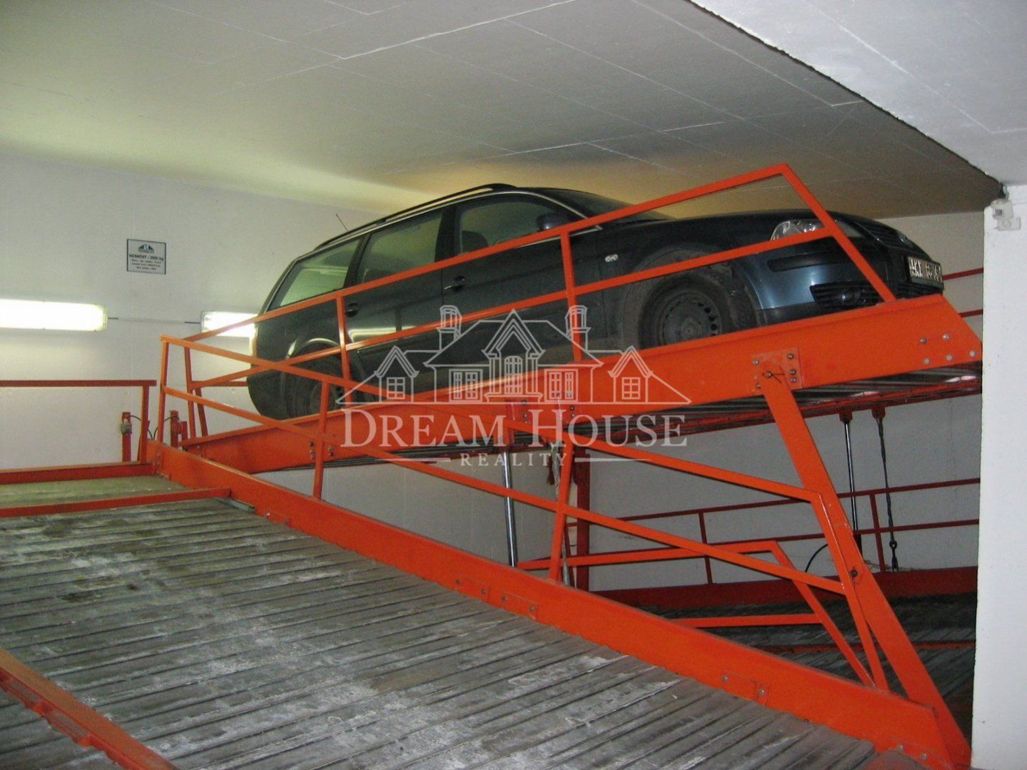 Pronájem parkovacího místa v podzemní garáži, Praha 2 - Vinohrady, v zakladači, obrázek č.3