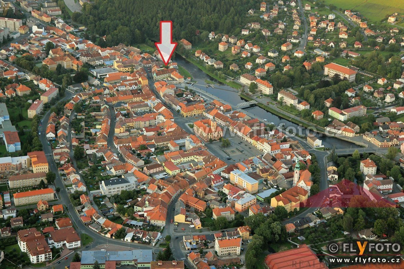 Sušice - Na Valše; pronájem parkovacího místa na oploceném pozemku v centru, obrázek č. 3