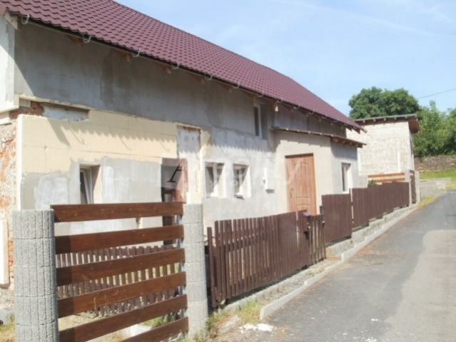 Rodinný dům 5+kk po rekonstrukci, v obci Miletín, okres Kutná Hora., obrázek č. 1