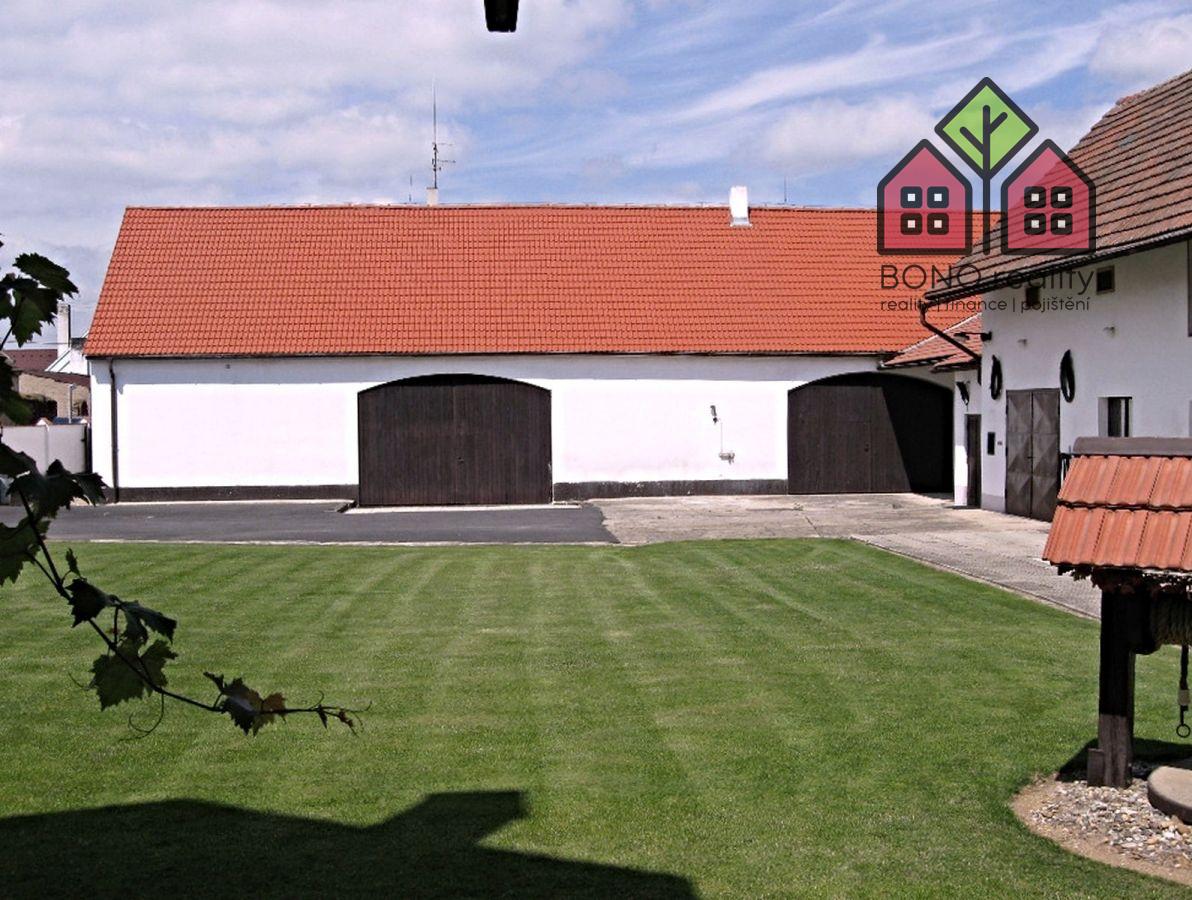 statek, OV, 2089 m2, dvě garáže, dvě stodoly, chov koní, podnikání, obec Travčice, obrázek č. 2