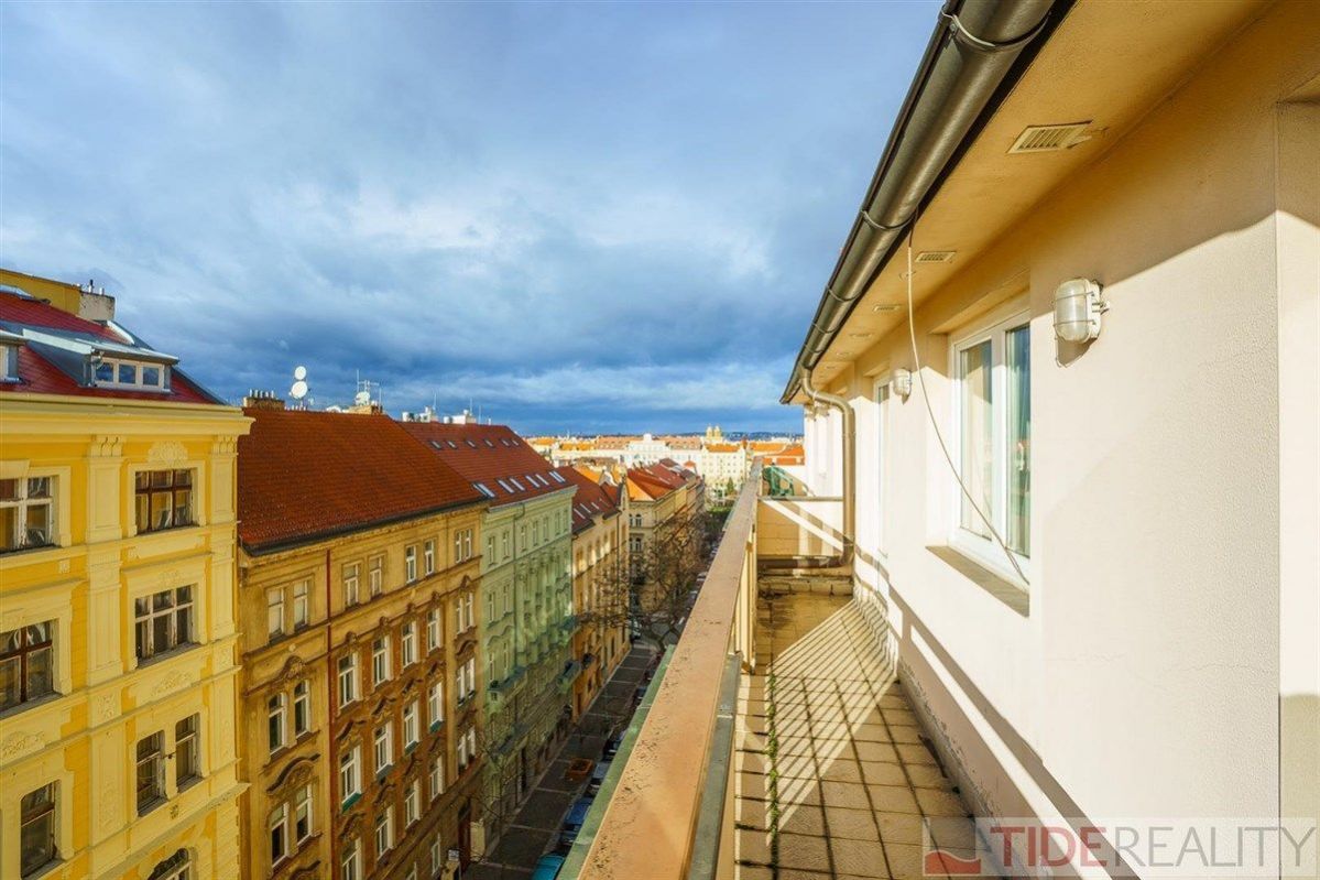 Prodej světlého mezonetového bytu 3+kk s balkónem a terasou v Korunní ulici, Praha 3 Vinohrady, obrázek č. 3