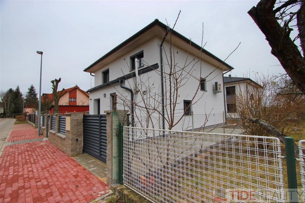 Pronájem nového rodinného domu (5 + kk, 156 m2), Radešovská, Praha 4 - Šeberov, obrázek č. 1