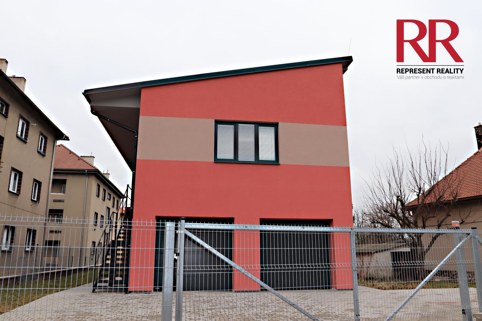 Prodej novostavby přízemí domu 2x 2+kk a 2+kk  se dvěma garážemi a menší zahrádkou  v Rokycanech, obrázek č. 2