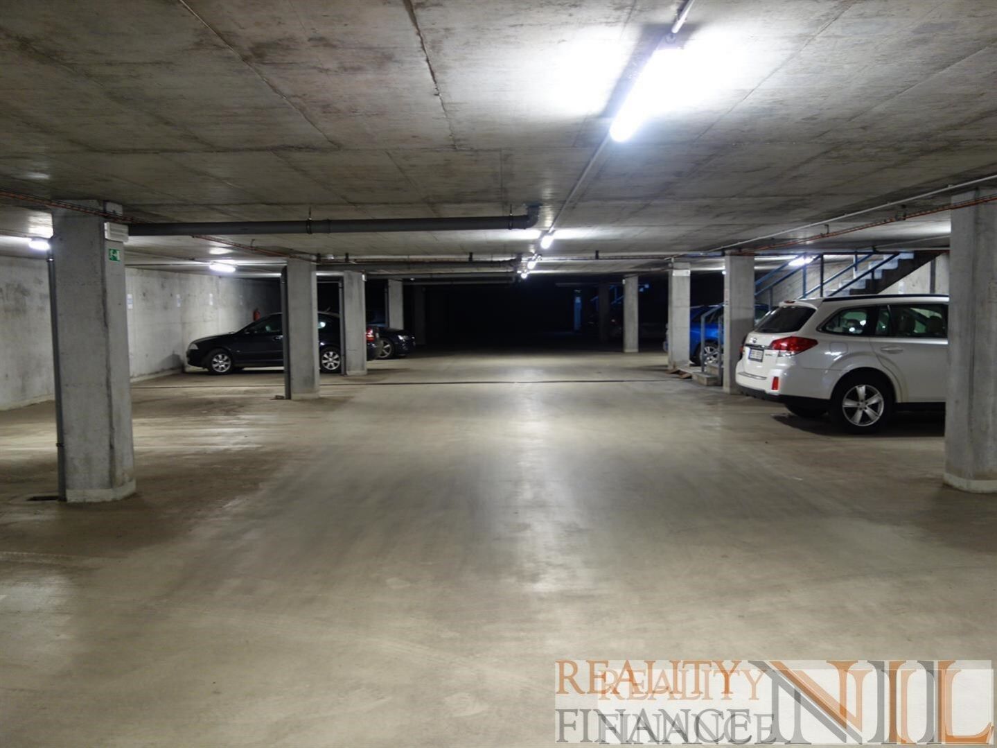 Nabízíme k pronájmu jedno garážové parkovací stání v Plzni v ulici Kollárova, obrázek č. 2