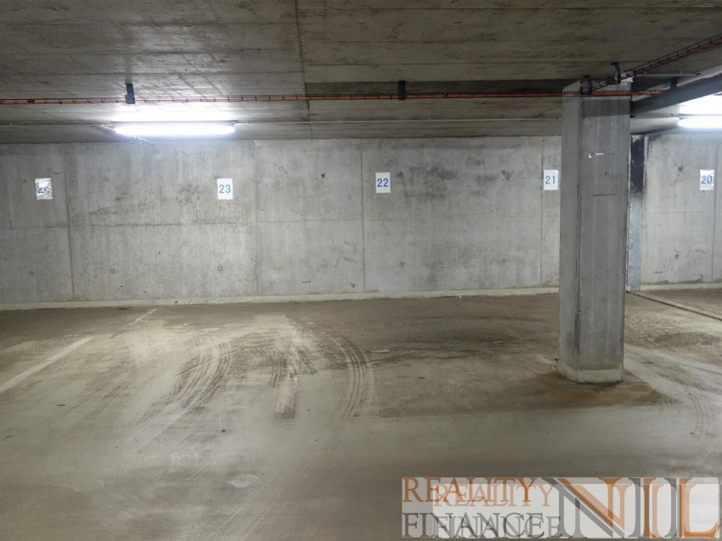 Nabízíme k pronájmu jedno garážové parkovací stání v Plzni v ulici Kollárova, obrázek č. 3