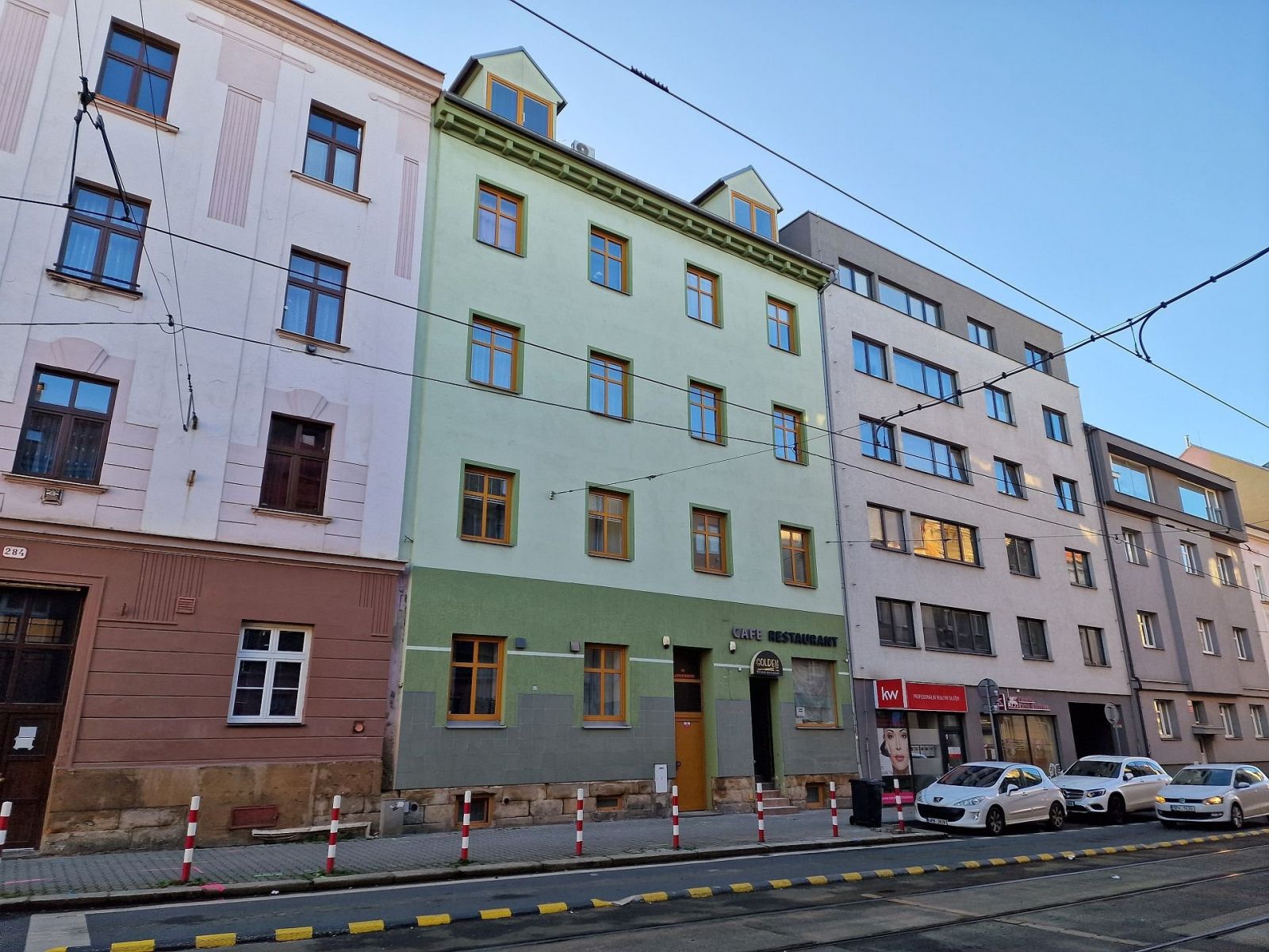 Zděný, částečně rekonstruovaný byt 2+kk v Plzni na Slovanech, obrázek č. 1
