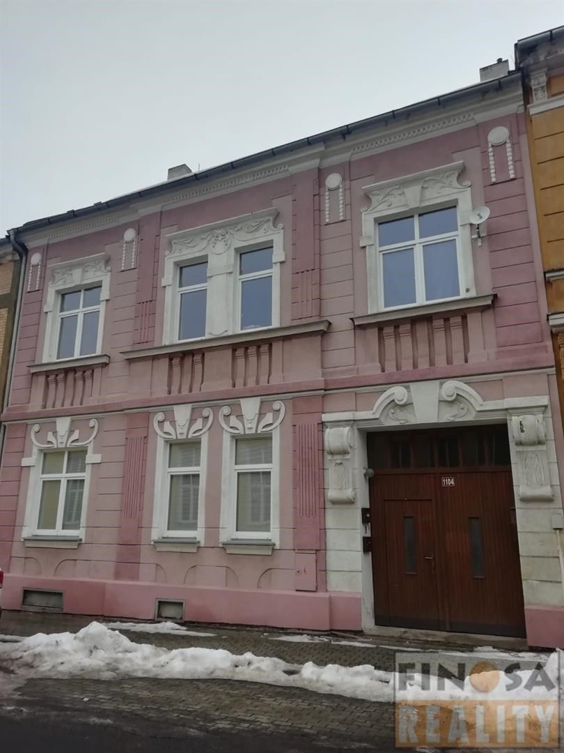 Nájem malého podkrovního bytu 1+kk v bližším centru města Chomutov., obrázek č. 3
