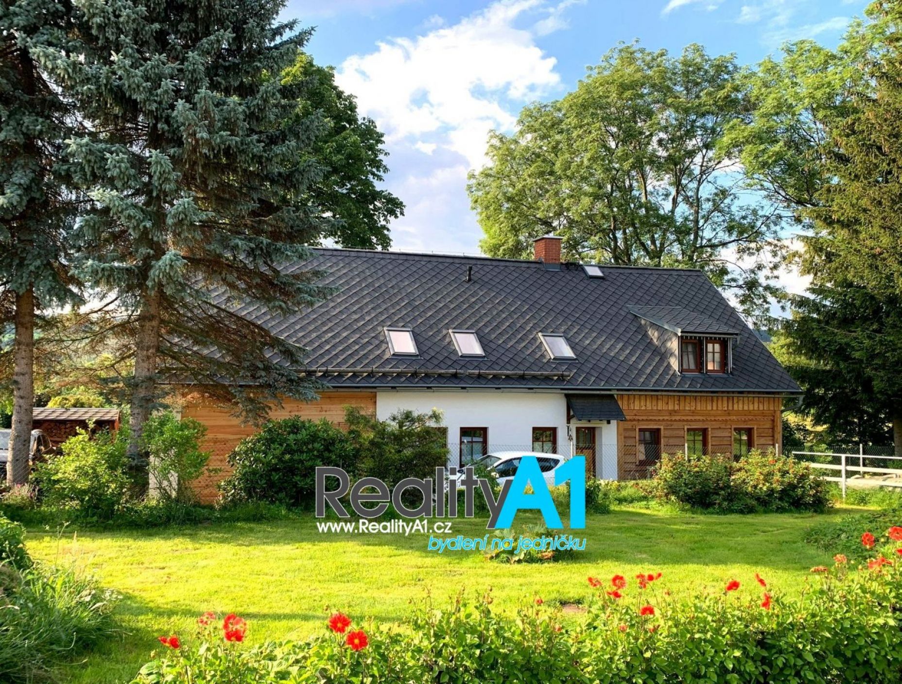 Prodej rodinného domu 6+kk+G po rekonstrukci, pozemek 1066 m2 - Nová Víska - Liberec, obrázek č. 1