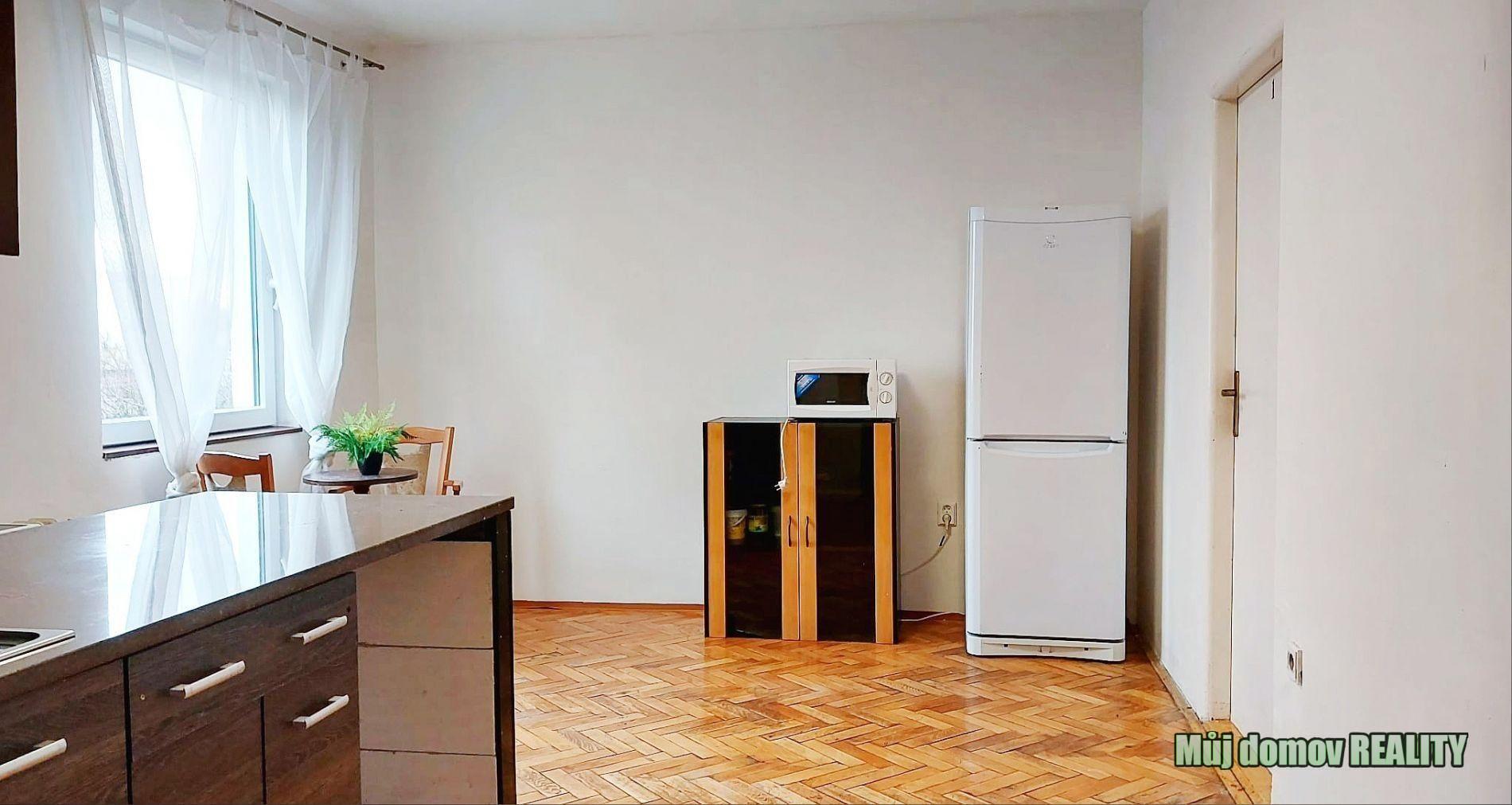 Prodej řadového rodinného domu 324 m2, 3 bytové jednotky se samostatným vchodem. Praha Čimice,, obrázek č. 3