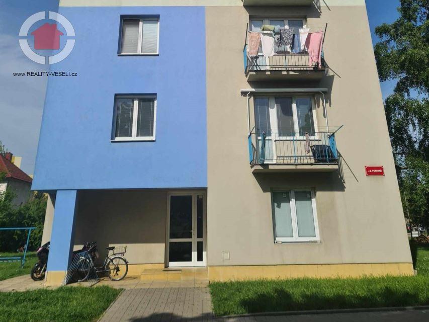 Prodej bytu 3+1 s garáží ve Veselí nad Moravou, 71 m2, obrázek č. 1