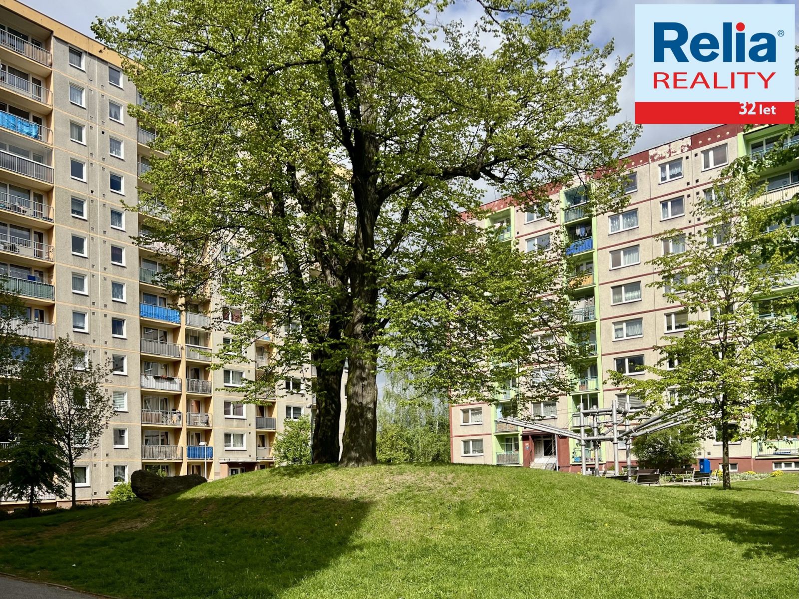 Prodej dvougeneračního bytu 4+1 s lodžií, 103 m2 - Liberec - Rochlice, ul. Dobiášova, obrázek č. 2
