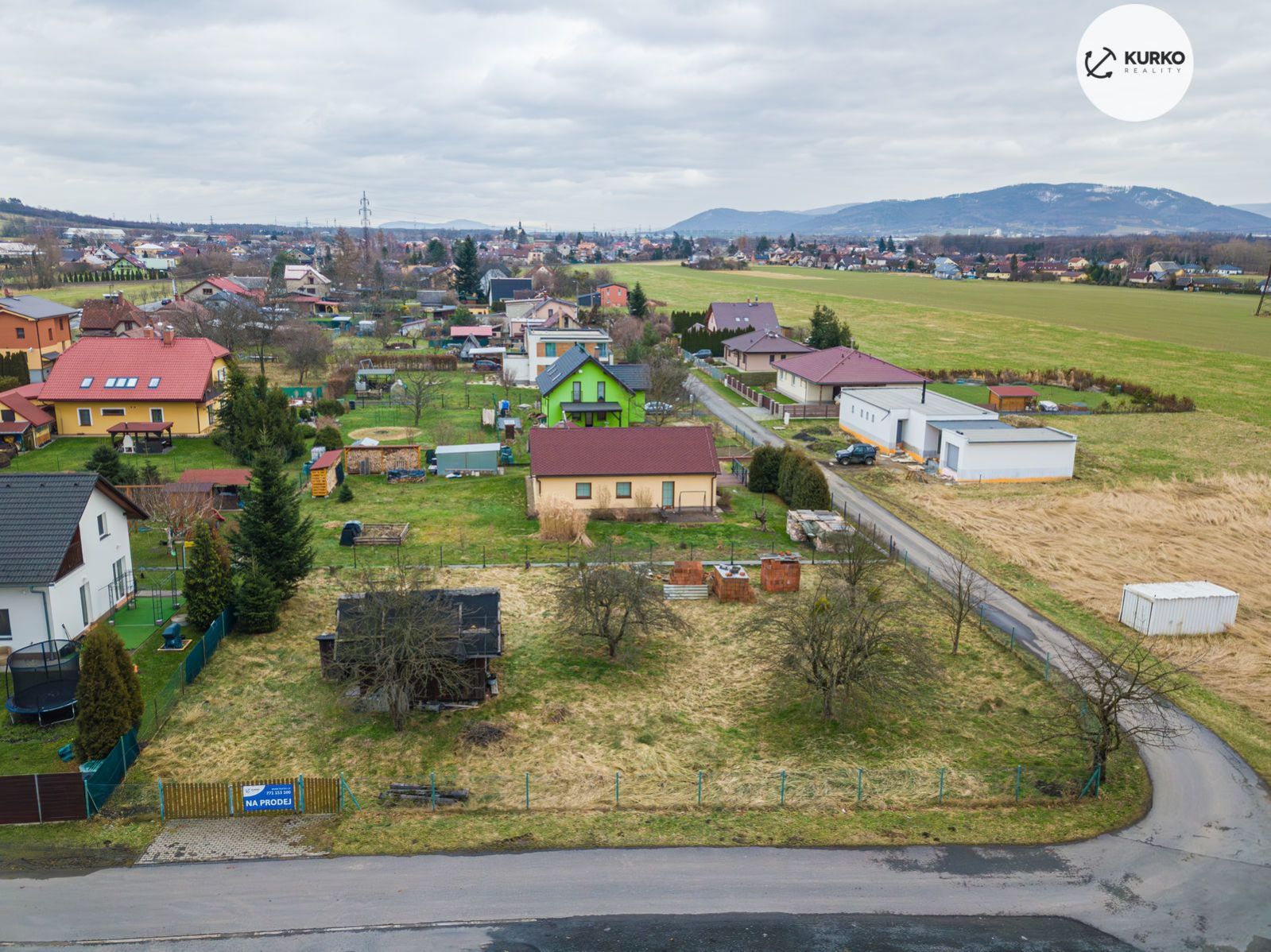 Prodej stavebního pozemku s výměrou 999 m2 v obci Dobrá, obrázek č. 2