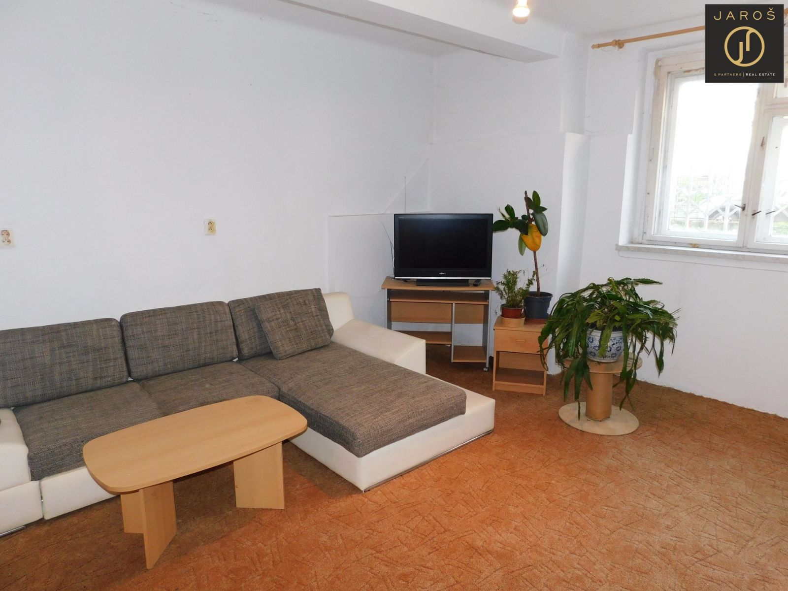 Prodej bytu 1kk vedený jako nebytový prostor - 28.4 m2, Praha 4, Michle, ul. Vnější, obrázek č. 1