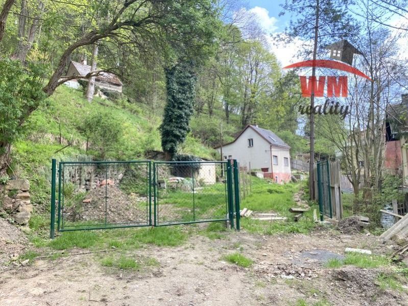 Prodej domu k rekonstrukci v Bečově, obrázek č. 1