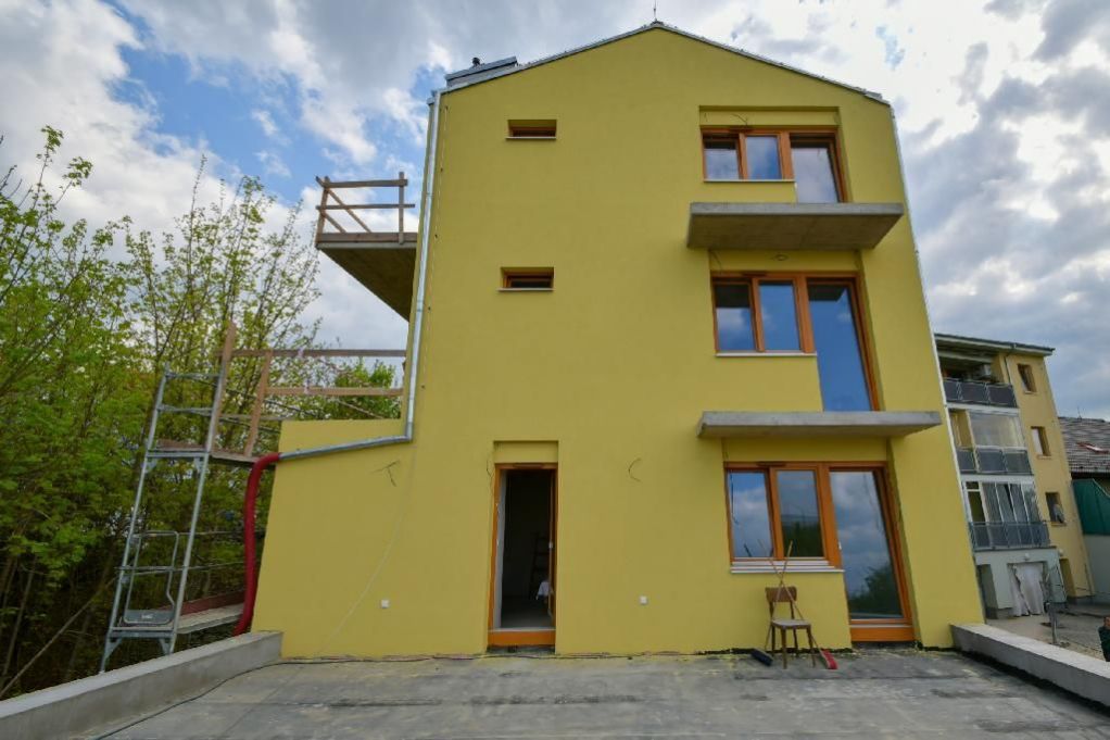 Pronájem novostavby bytu 3+kk s velkou terasou v Brně Líšni, ulice Holzova, obrázek č. 1