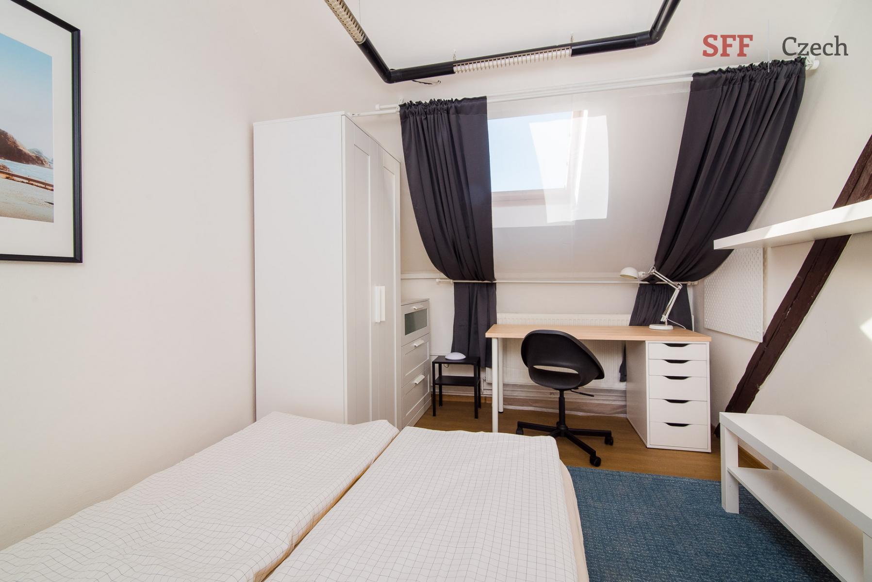 Bez provize, nabízíme nový moderní plně vybavený podkrovní pokoj ve sdíleném bytě na Praze 2 blízko , obrázek č. 2