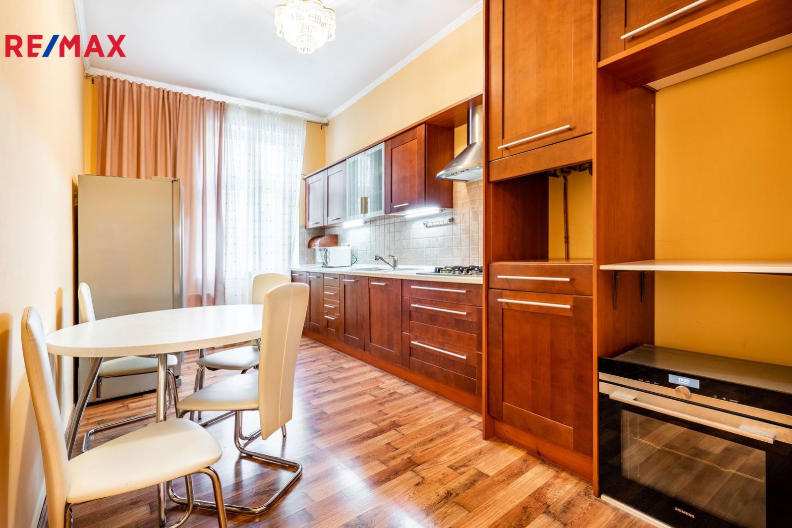Prodej bytu 3+1, 85 m2 v centru Karlových Varů, obrázek č. 1