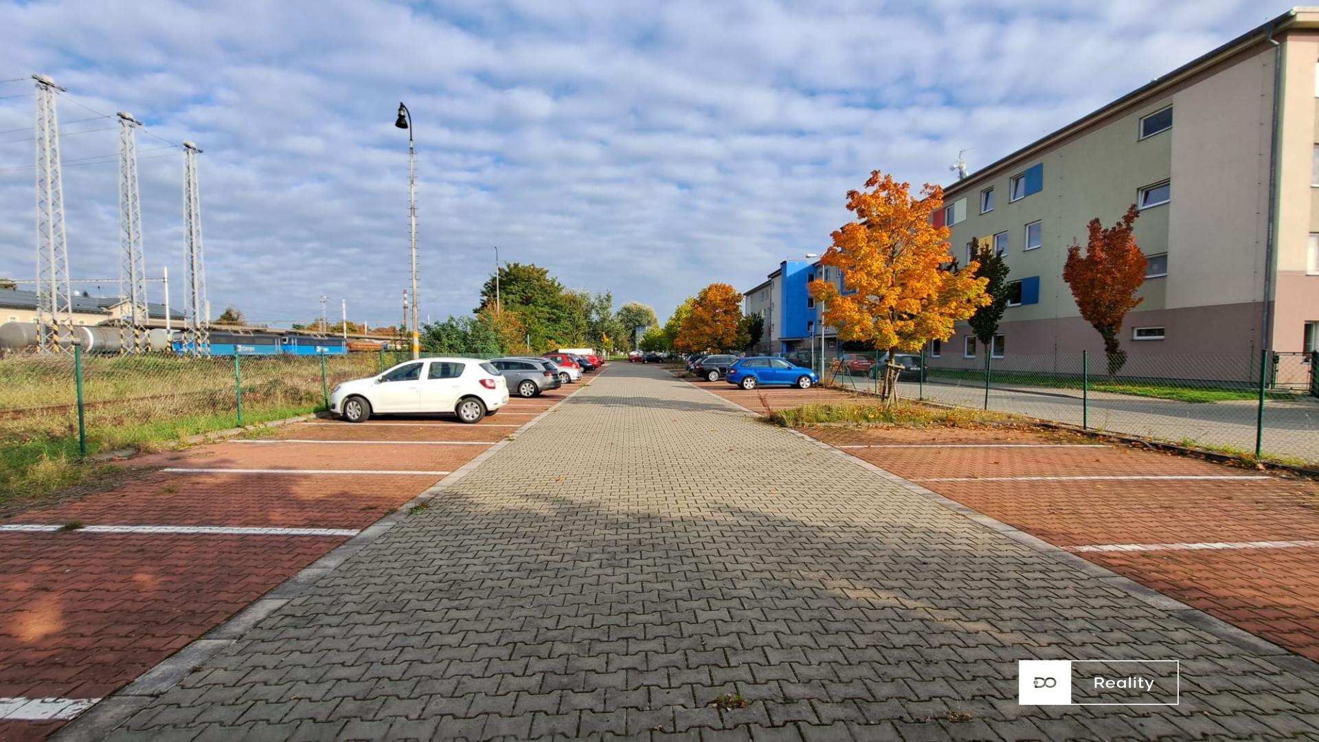 Parkovací stání v oploceném areálu - Lysá nad Labem, Vichrova ul., obrázek č. 1