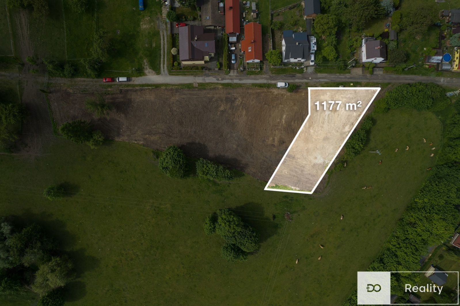 Stavební pozemek v obci Bradlec lokalita Těšnov 1177m, obrázek č. 1