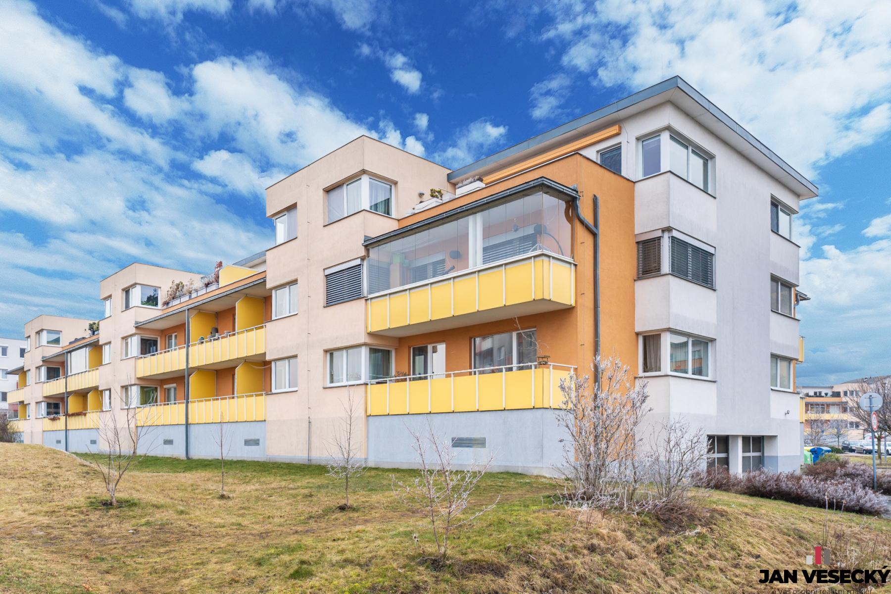 Prodej bytu 3+kk s terasou, garážovým stáním a sklepem, 105 m2, Federova 1605/1, Praha 9 - Kyje, obrázek č. 3