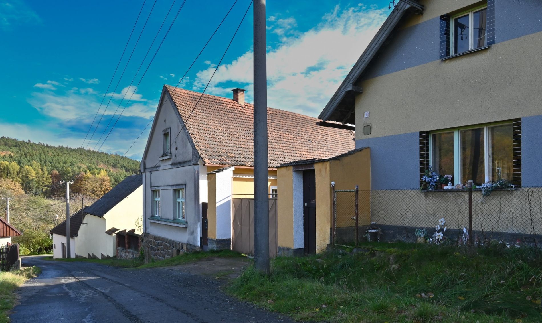Prodej, dva rodinné domy, 83 m2 a 87 m2 - Zichov, Koloveč, obrázek č. 1