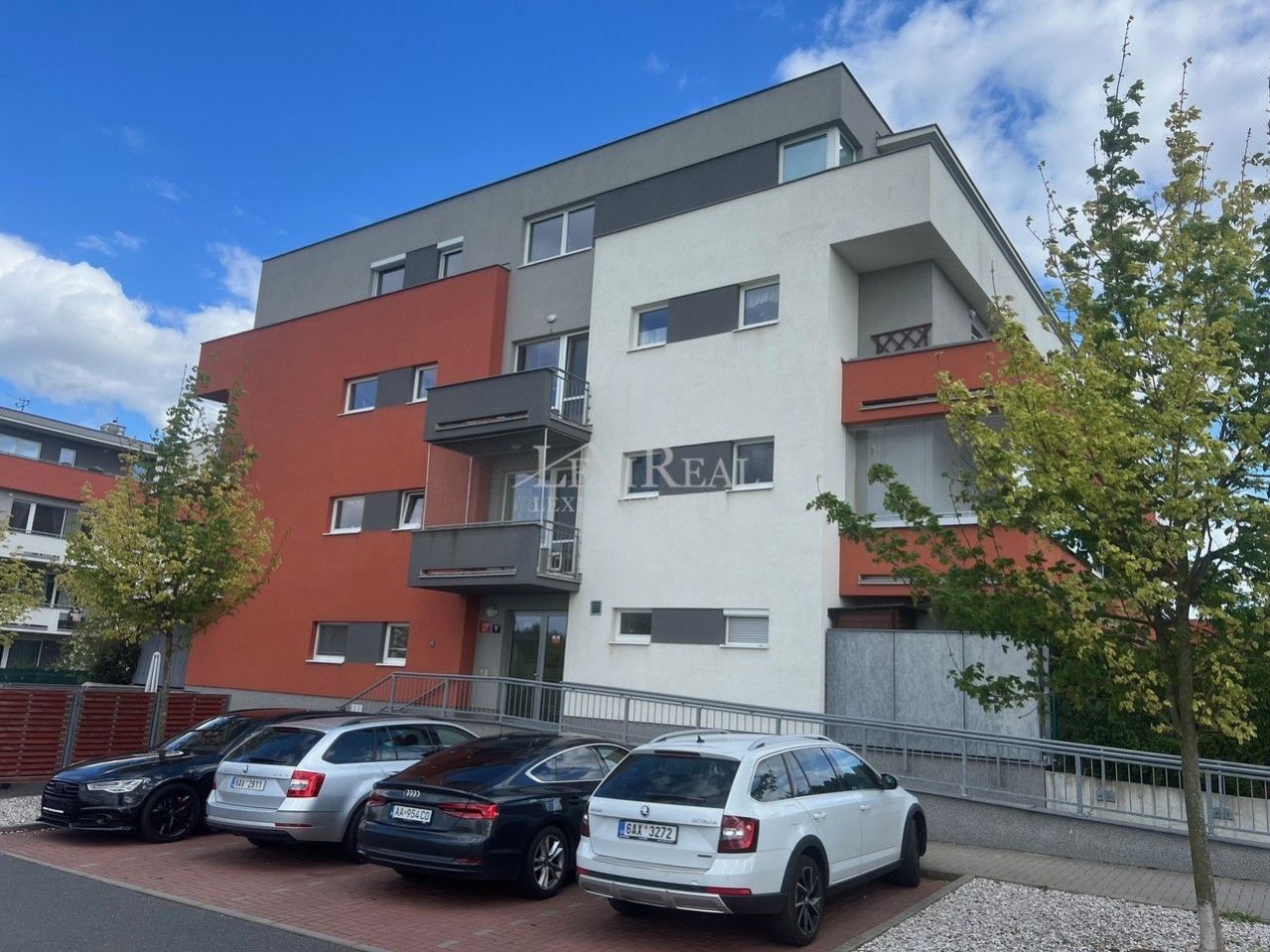 Prodej bytu 1+kk  76 m2 Pitkovice - Praha, obrázek č. 1