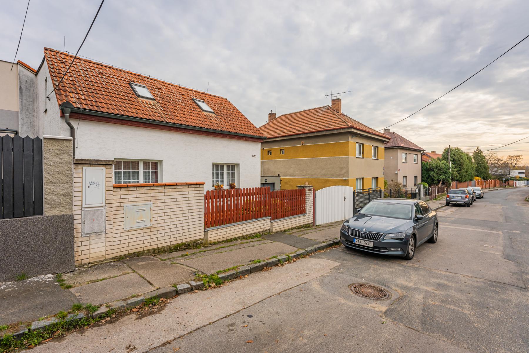 Prodej rodinného domu 5+1/G, na pozemku 448 m2, Praha - Horní Počernice, obrázek č. 3
