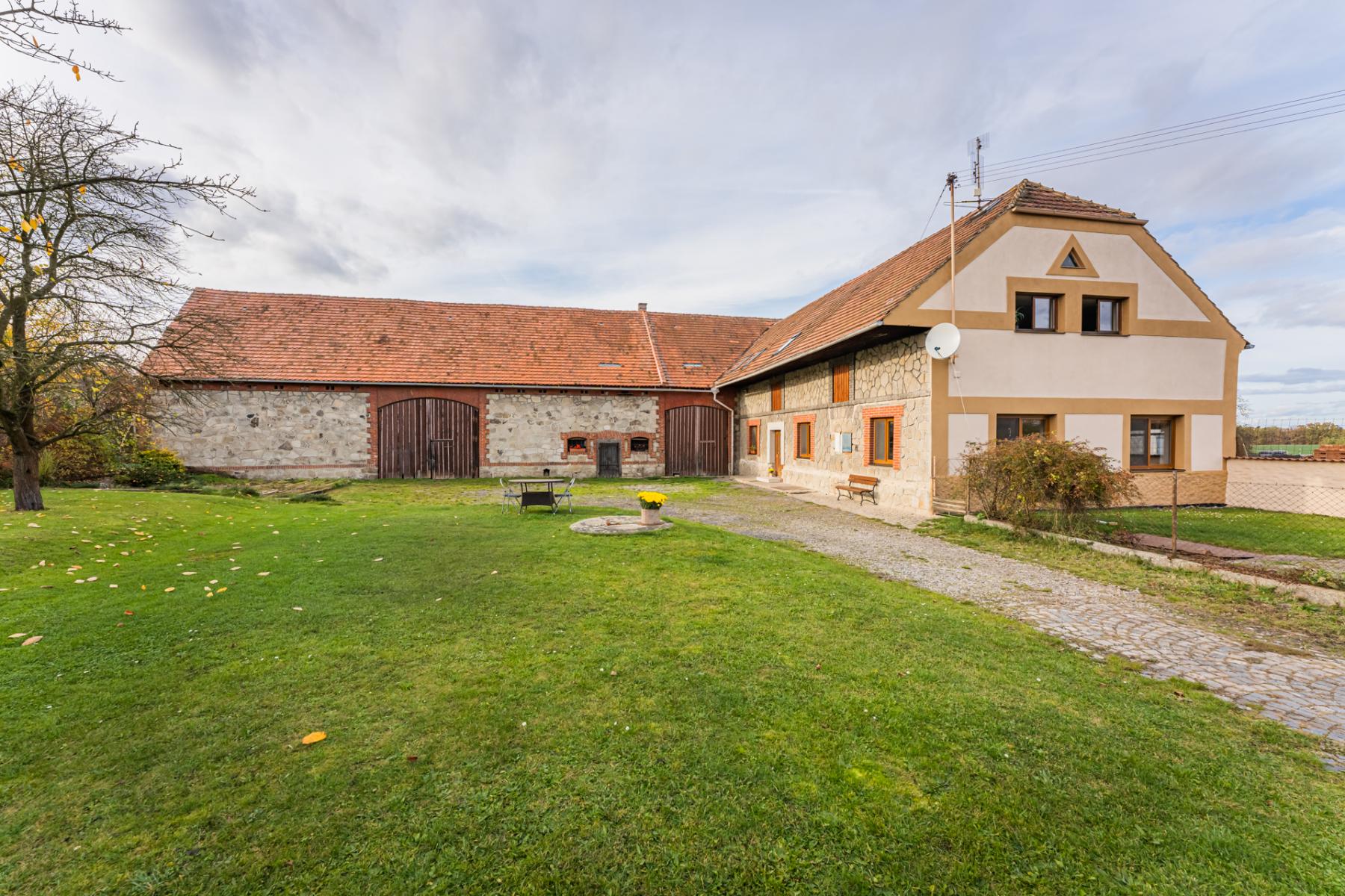 Prodej rodinného domu na pozemku 1.850 m2, Štětice - Ražice, obrázek č. 3