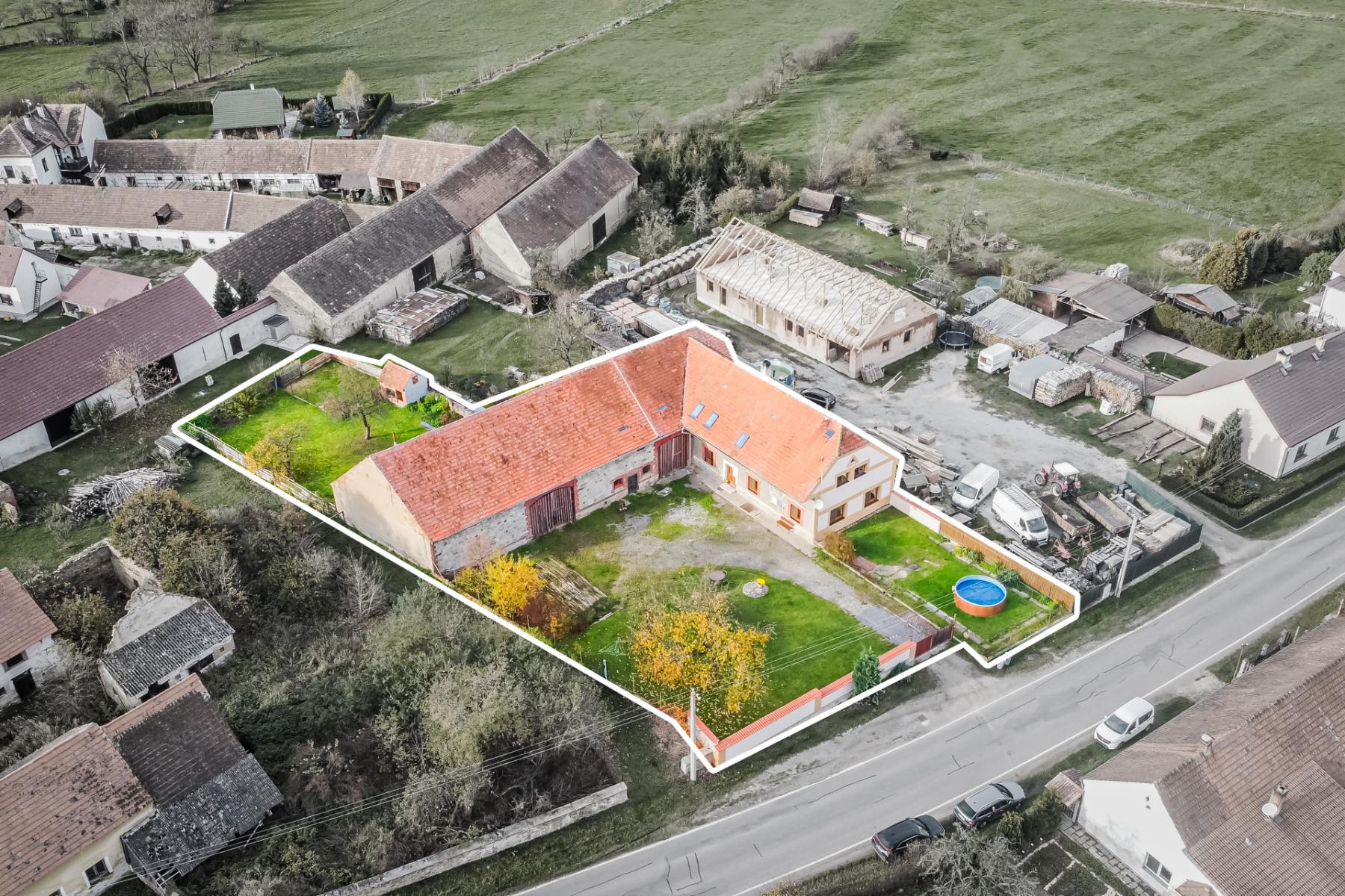 Prodej rodinného domu na pozemku 1.850 m2, Štětice - Ražice, obrázek č. 1