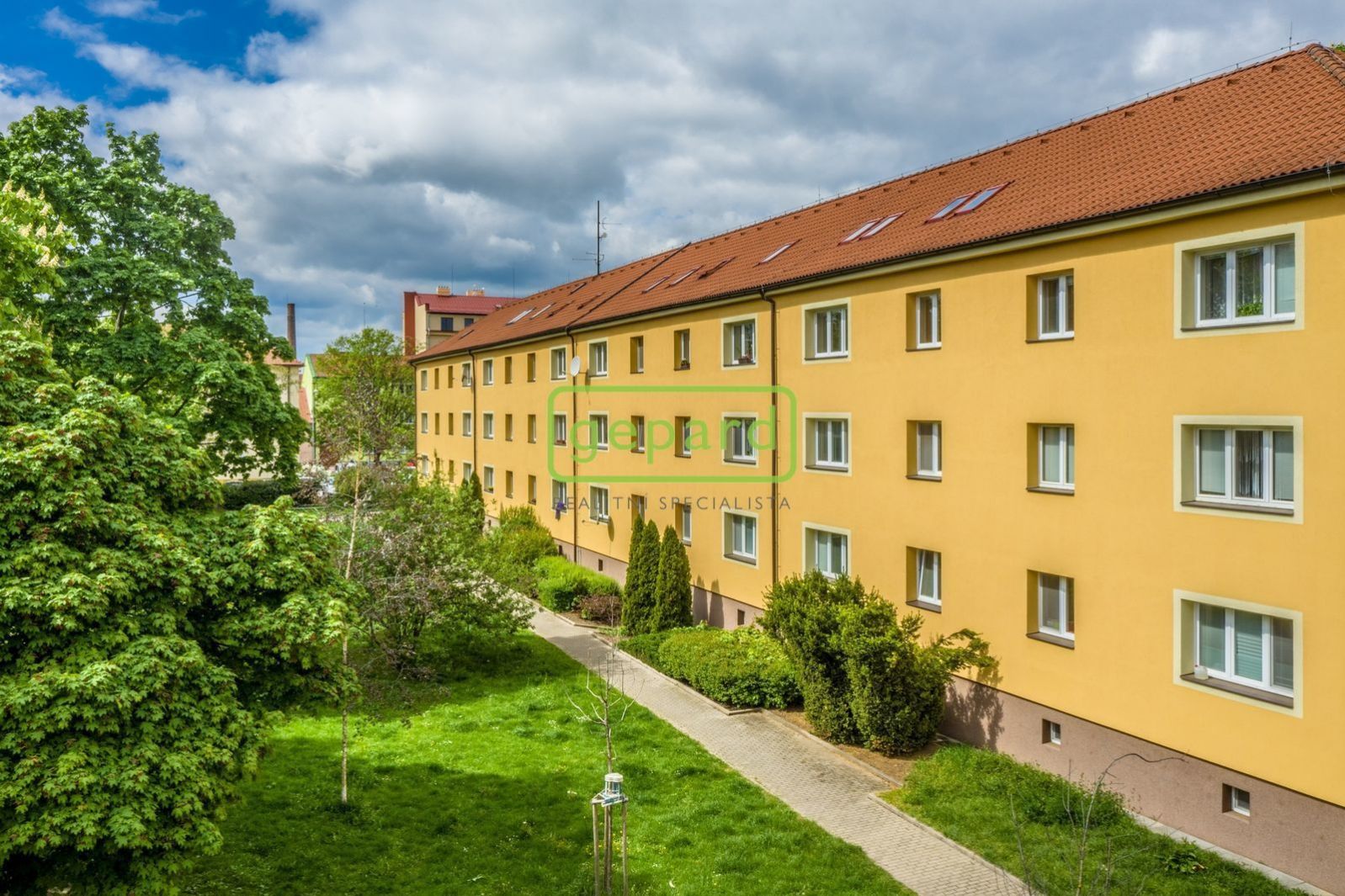 Byt 3+1, sklep, 65 m2, cihlový dům, možnost půdní vestavby, Pardubice-Zelené předměstí, obrázek č. 1