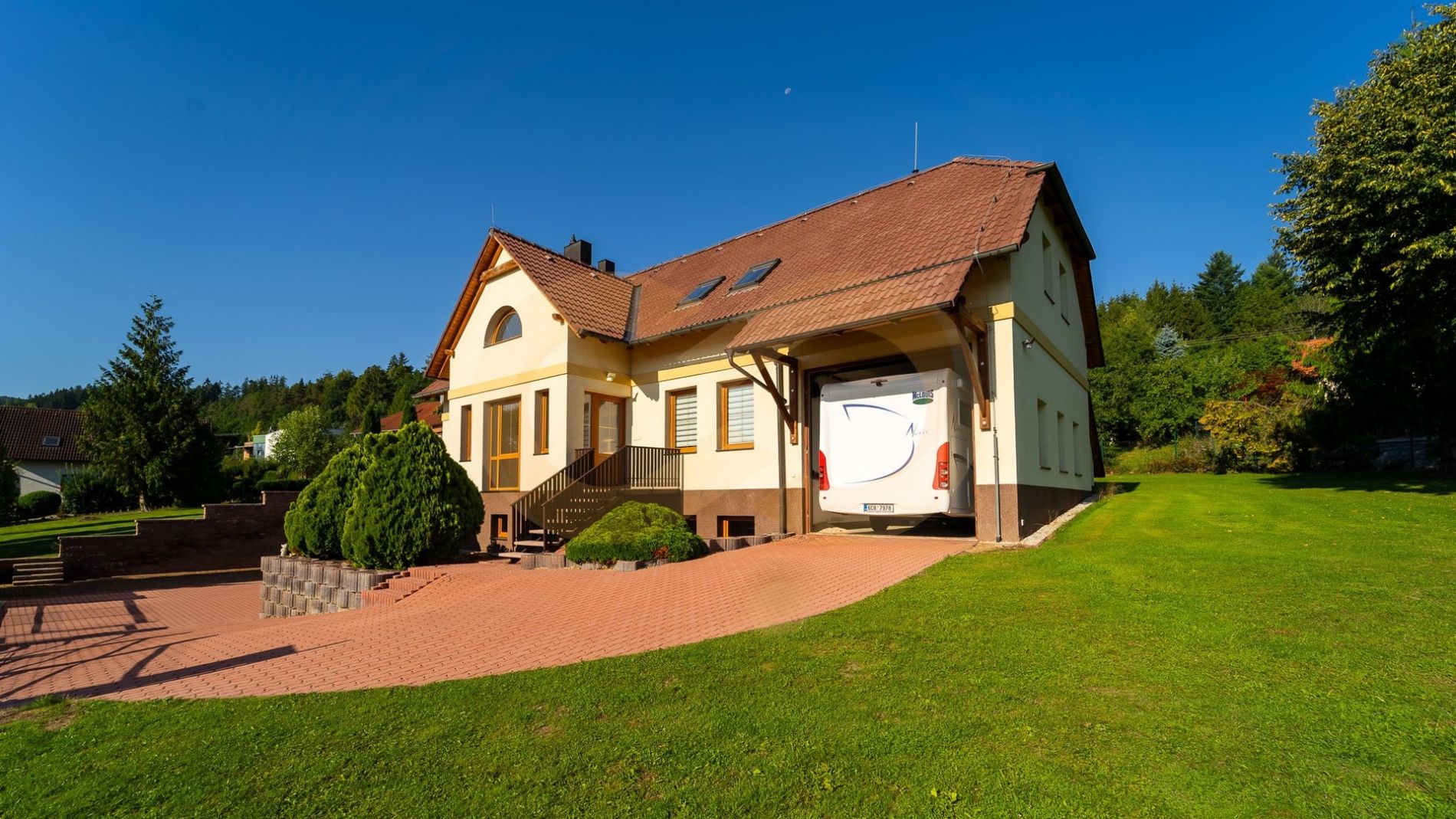 Prodej, rodinný dům, 386 m2, pozemek 2 142 m2, Esovitá, Prachatice, obrázek č. 1