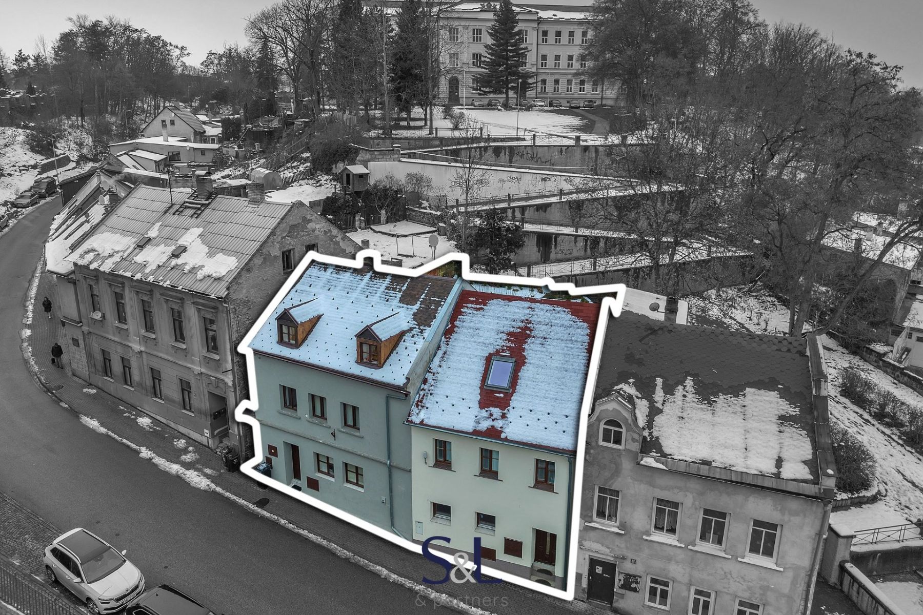Prodej dvou rodinných řadových domů o 6 bytech v centru města Mimoň, ulice Nádražní., obrázek č. 1