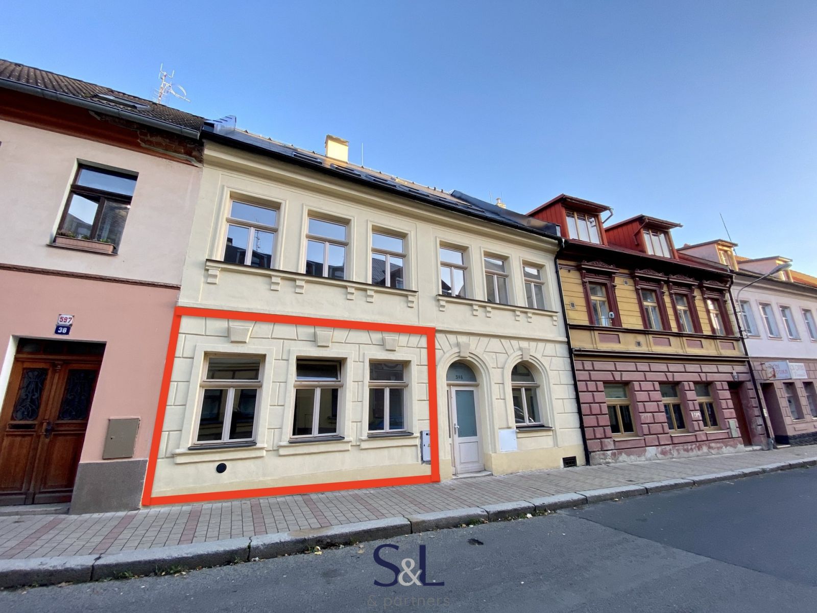 Nabízíme k pronájmu byt po kompletní rekonstrukci o dispozici 3+kk v centru města Česká Lípa, ulice , obrázek č. 1