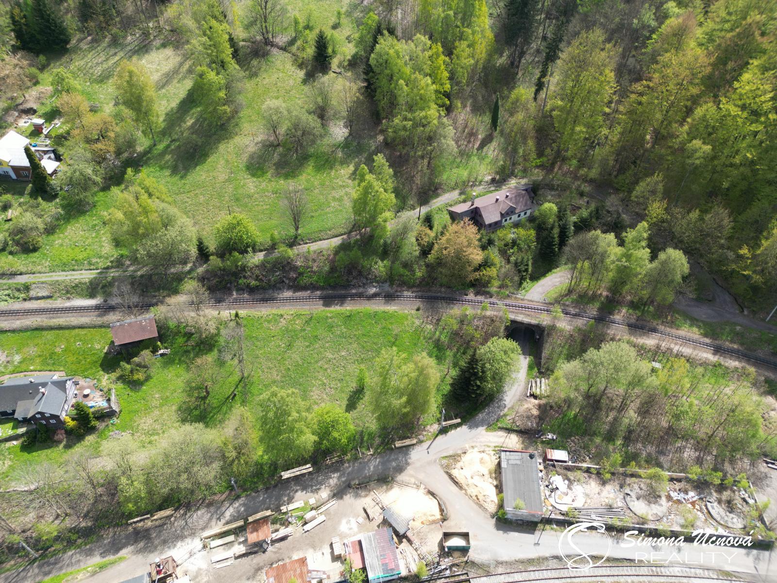 Prodej pozemku o celkové výměře 1.237 m2 v Desné v Jizerských horách , obrázek č. 3
