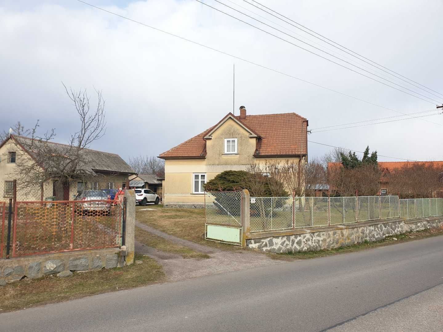 Prodej rodinného domu 5 + 1 s výminkem 1 + 1 v Bělé u Luže, obrázek č. 1