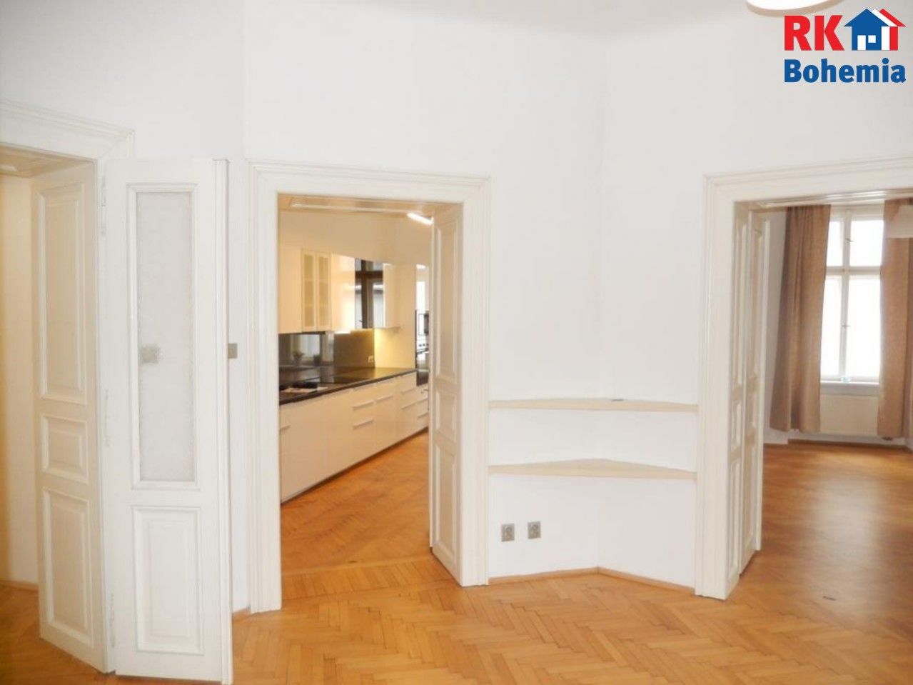 Krásný prostorný byt 3+1+hala+sklep ve 4NP s výtahem ve vyhledávané lokalitě Pražských Vinohrad., obrázek č. 2