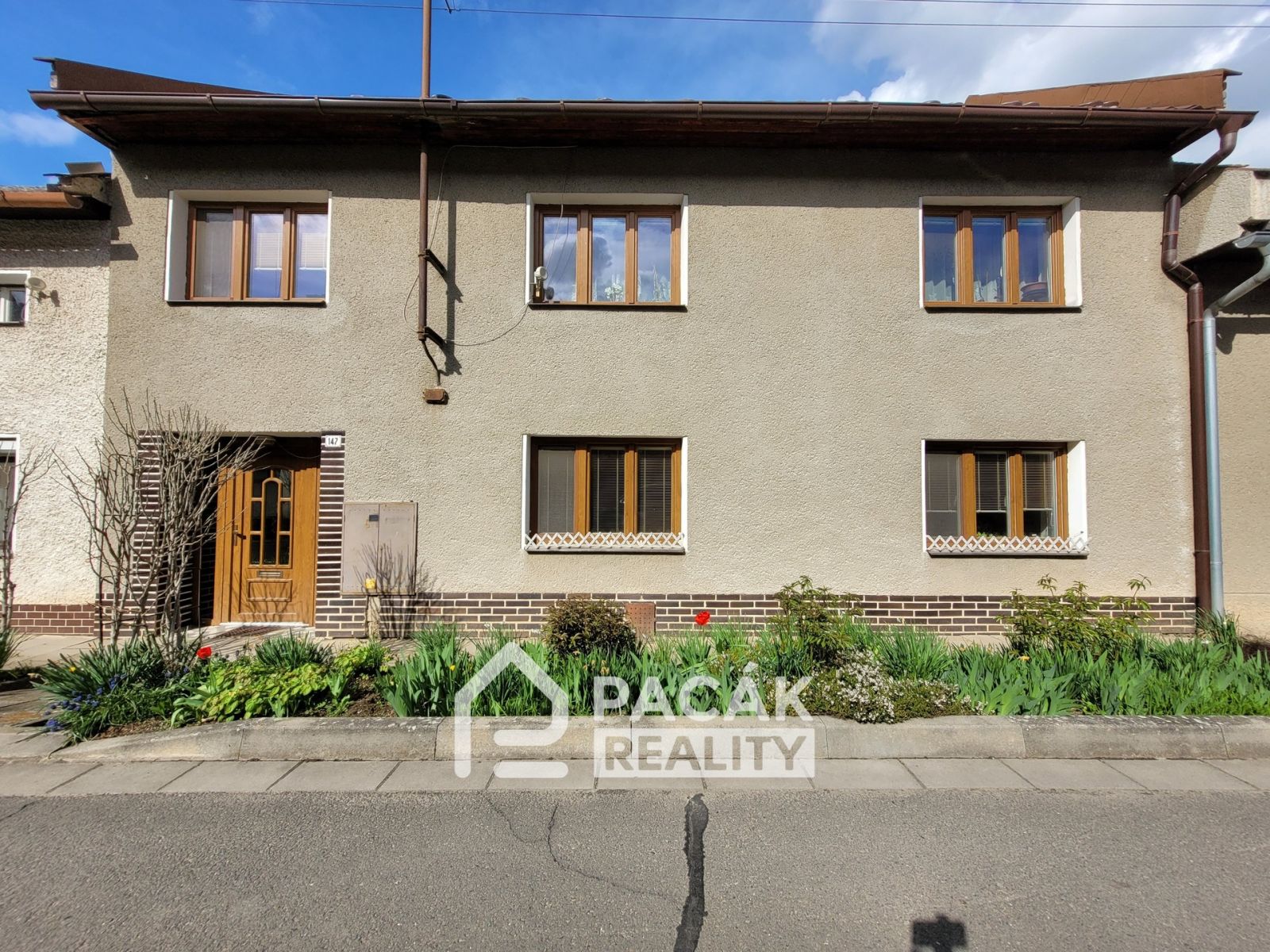 Prodej prostorného rodinného domu ve Velkém Týnci s více bytovými jednotkami, obrázek č. 1