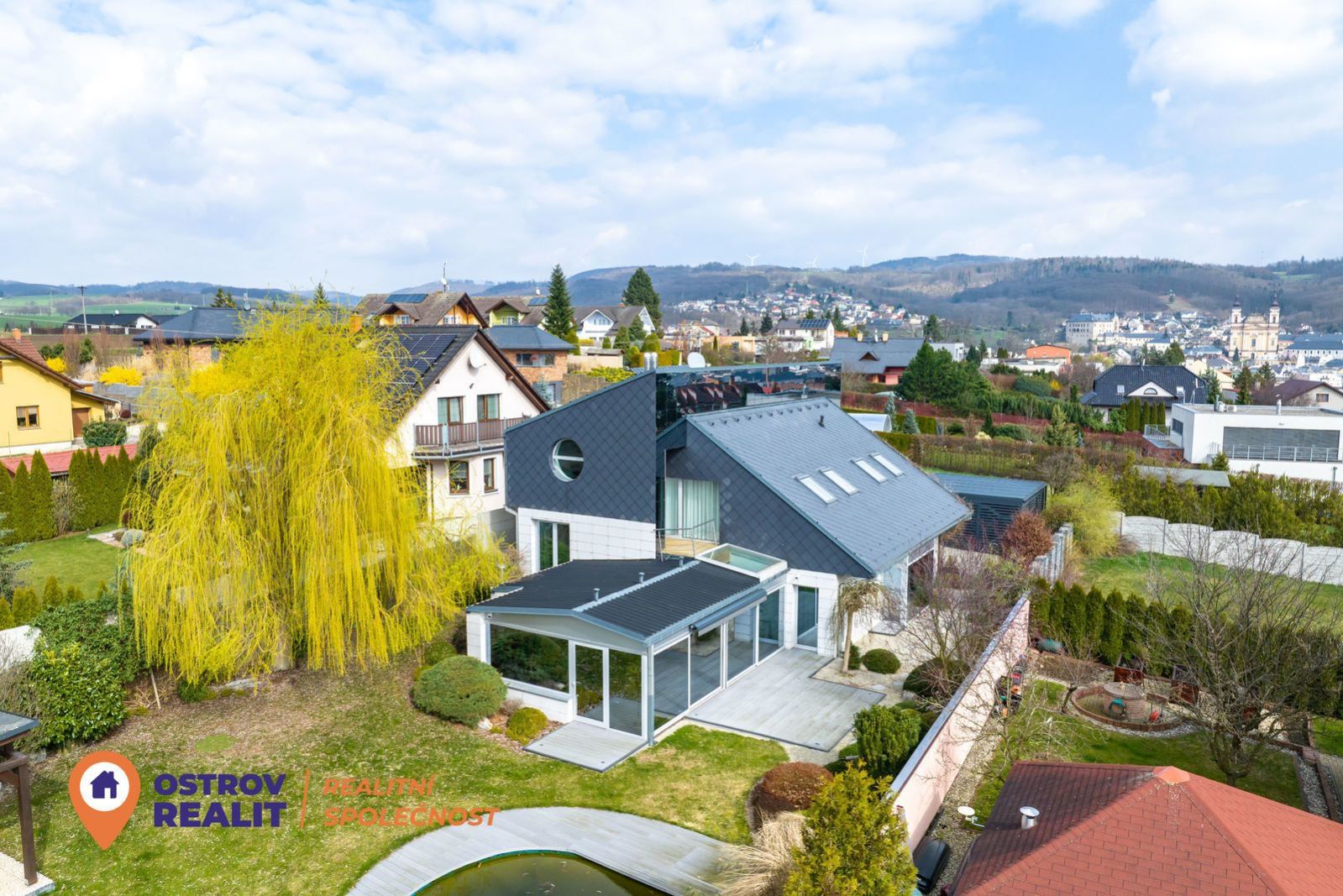Prodej, rodinný dům s wellness, jezírkem, pozemek 1034 m2, Šternberk, obrázek č. 3