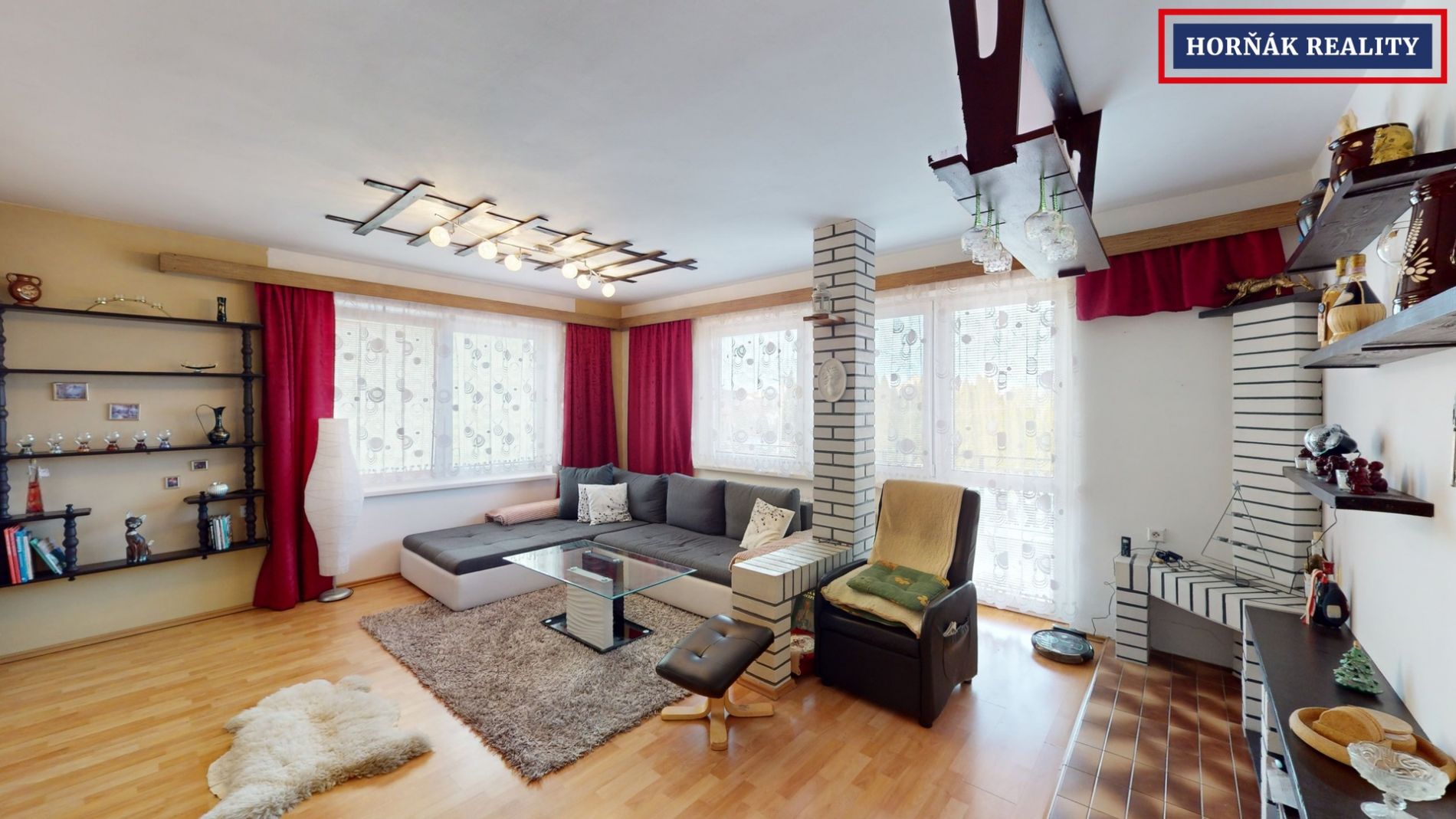 Prodej rodinného domu, 202 m2  s pozemkem 1179 m2 - Mouřínov, obrázek č. 1