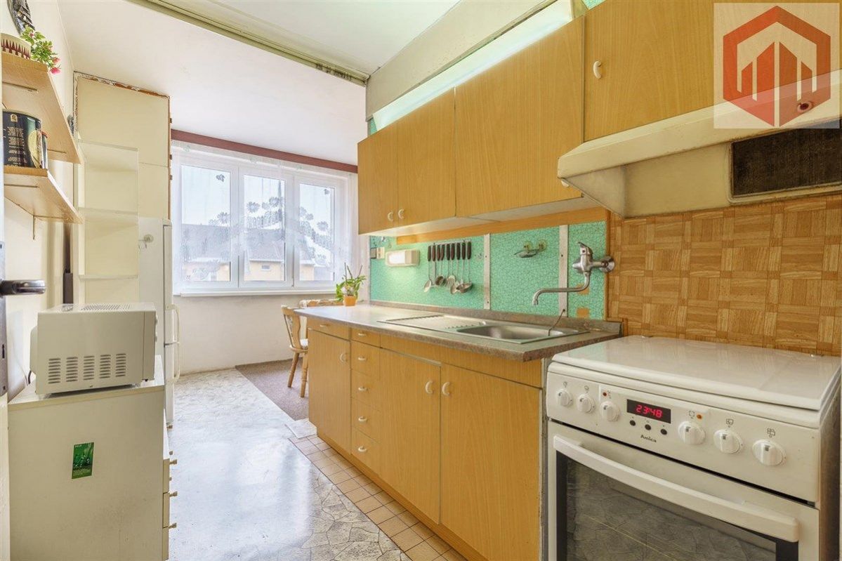 Prodej bytu 3+1, 84 m2, Karlovy Vary, Stará Role, obrázek č. 3