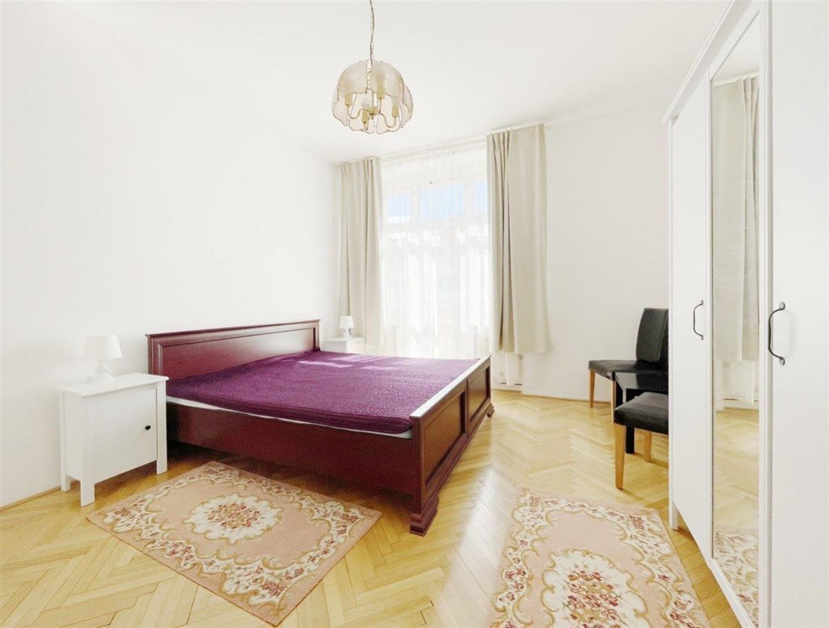 Pronájem zařízeného bytu 5+kk, 153 m2, Čínská, Praha 6 - Bubeneč. Byt ve vile, 3 balkony, parking, obrázek č. 3
