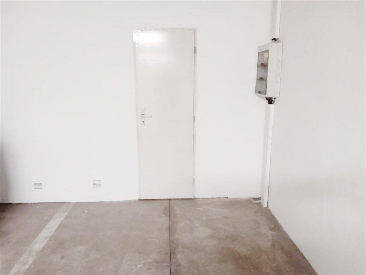 Pronájem garážového stání + komory (1,5 m2), 12 m2, Praha 6 - Veleslavín, podzemní, rohové, obrázek č. 3