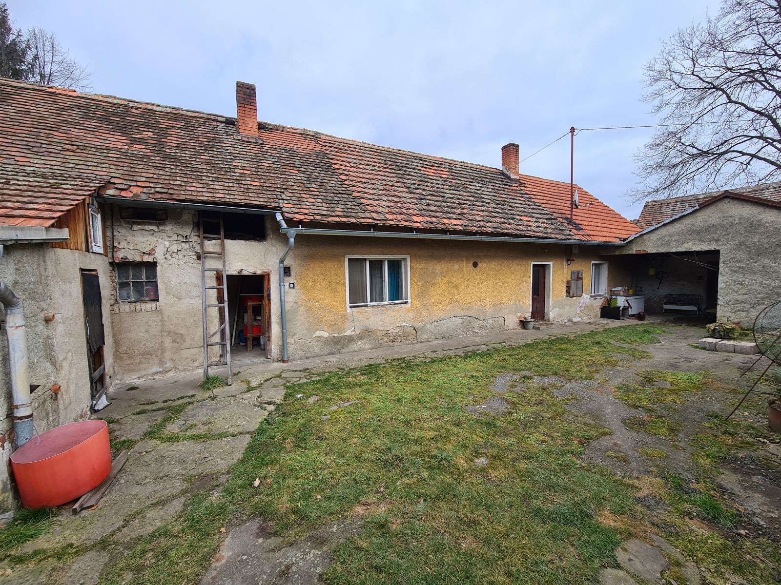 Rodinný-vesnický dům se stodolou a zahradou Oříkov u Sedlčan / 1403 m2 /, obrázek č. 1