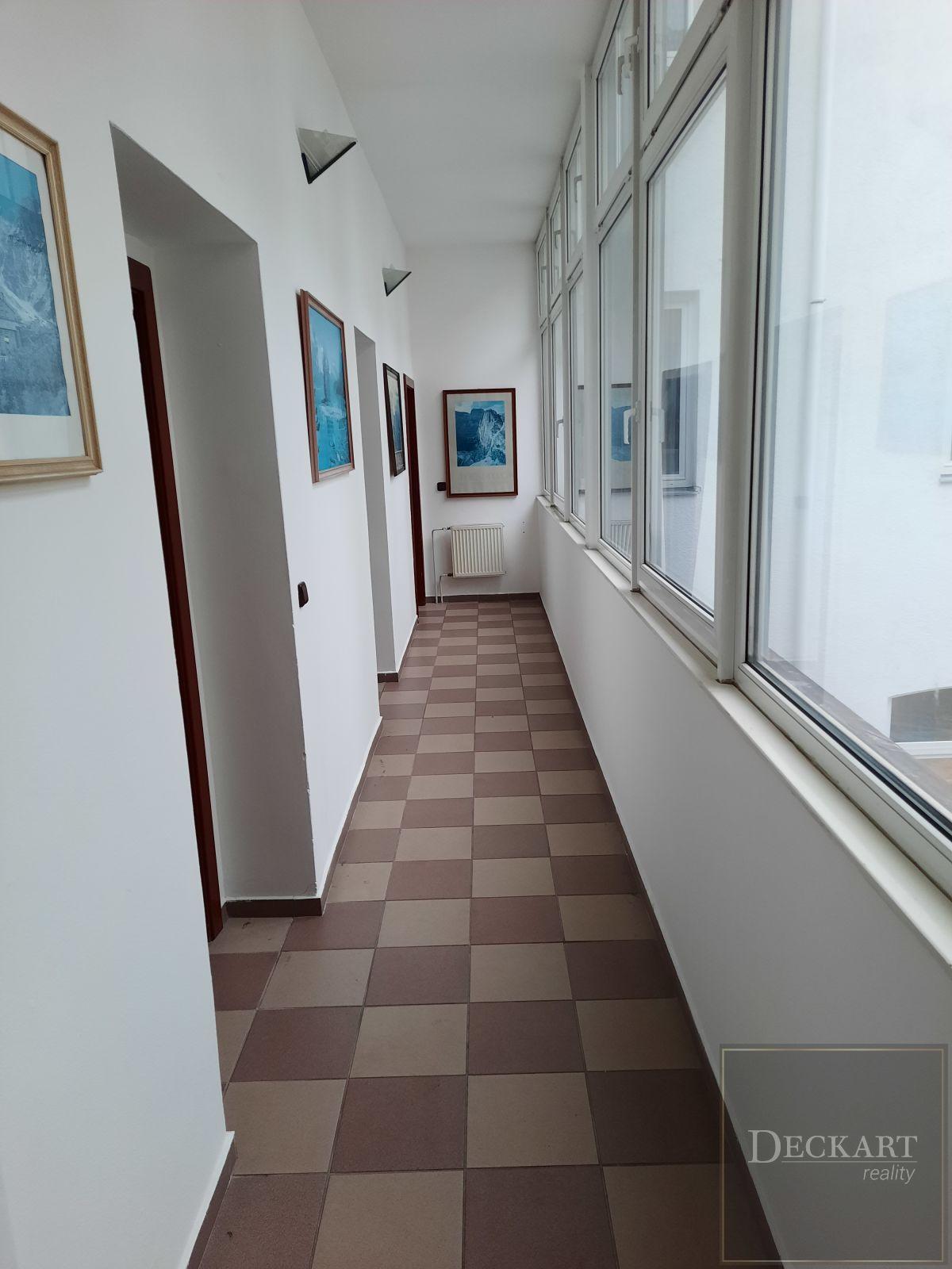 Pronájem kanceláře 30 m2 v centru Teplic, Krupské ul., obrázek č. 2