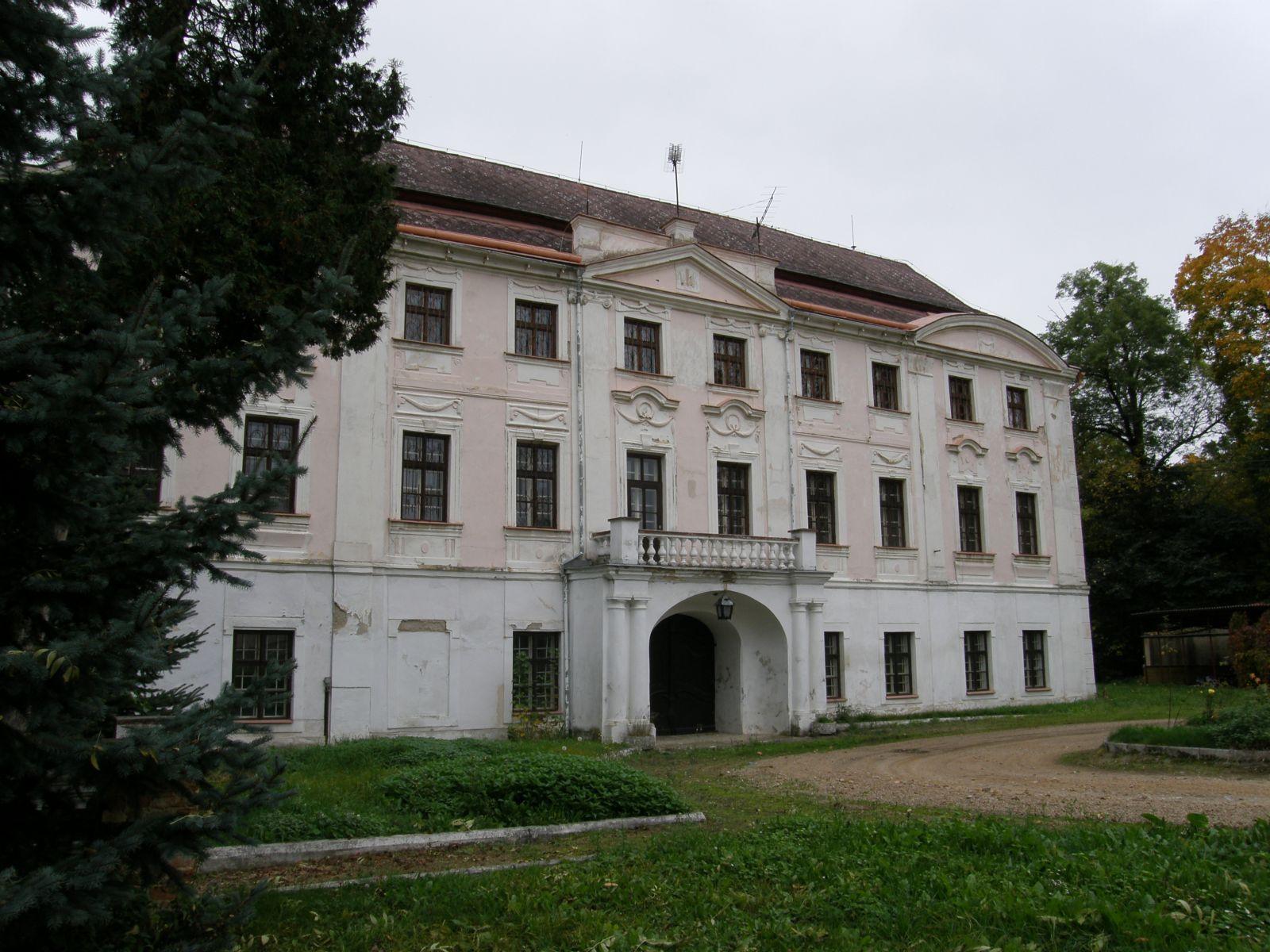Rokycansko - Zvíkovec - prodej barokního zámku
