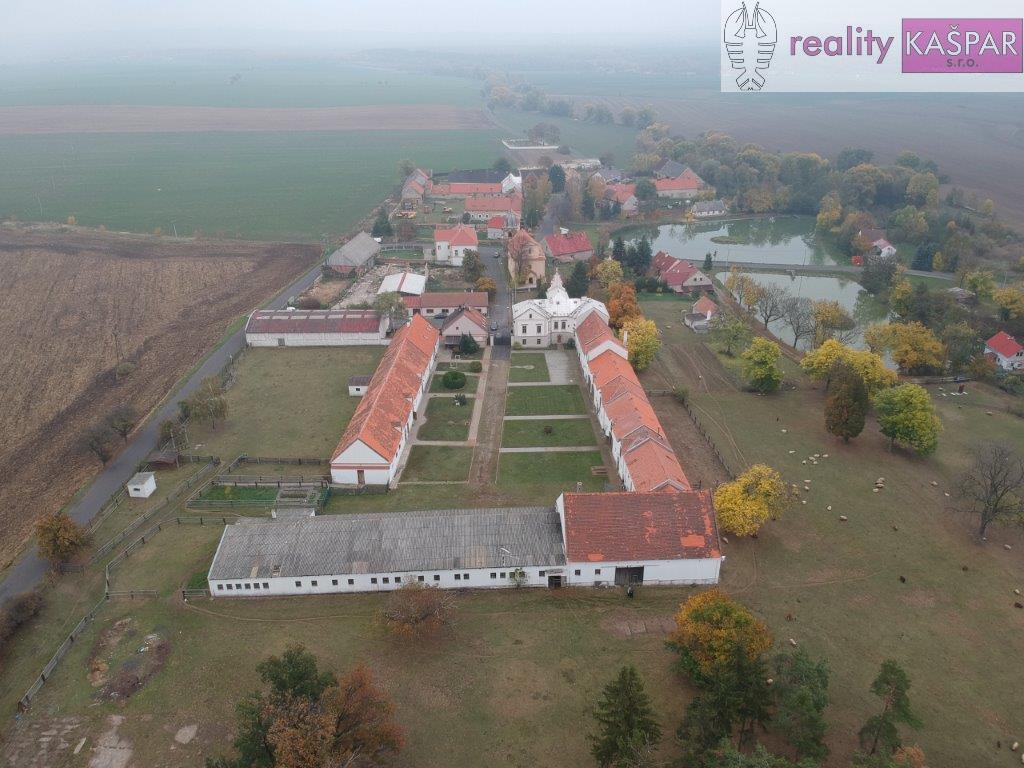 Veliká Ves u Podbořan (okres Chomutov, Žatec) - prodej haly 17mx35m a pozemku 600 m2, obrázek č.3