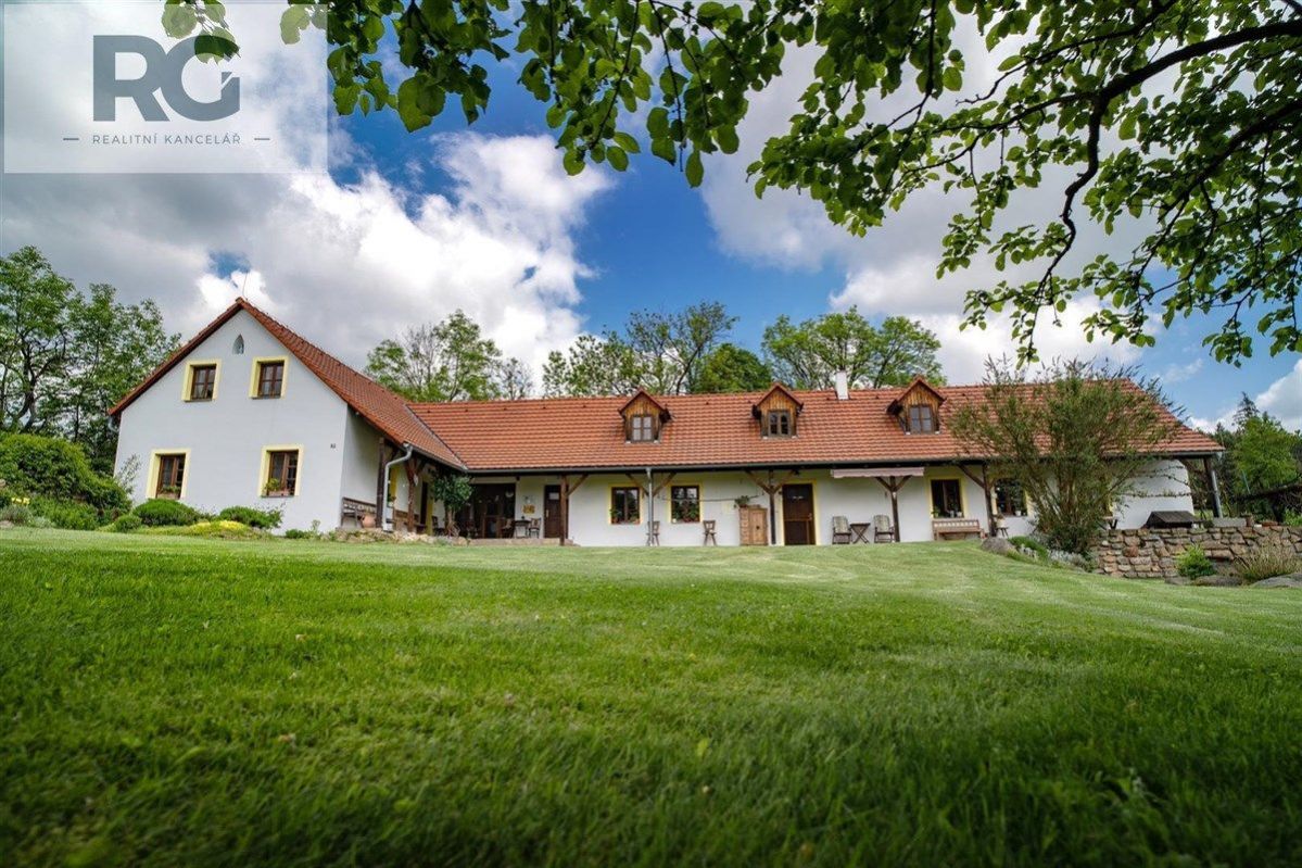 Prodej rodinného domu s pozemky, 58209 m2, Lučkovice