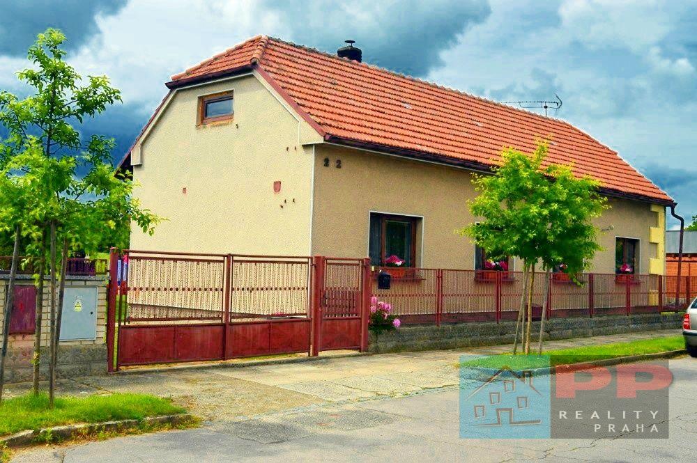 Prodej dvougeneračního rodinného domu 3+kk/ 2+1, 159m2, Krchleby, okres Nymburk